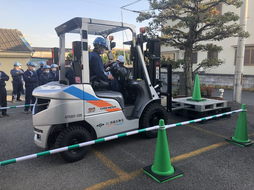 【高砂営業所】塩化ビニール課　フォークリフト講習